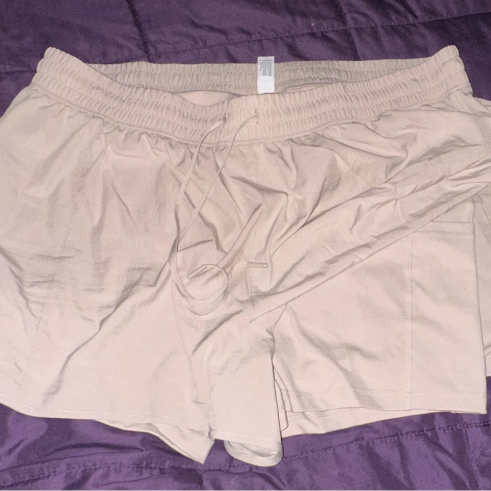 NWOT Yogalicious Tan Athletic Shorts Lightweight Elastic Waist